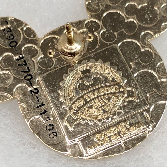 Disney Mickey Ears Santa Pin 2011 - Picture 7 of 13